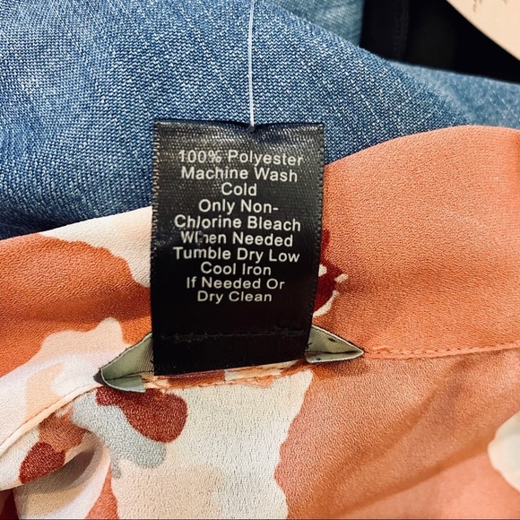 NWT Ann Taylor Factory Petite Floral Wrap Blouse *Host Pick*💗🎉 - Picture 5 of 5